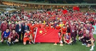 妻子祝贺塞鸟：无比骄傲，你就像一道光照亮了我们全家的生活